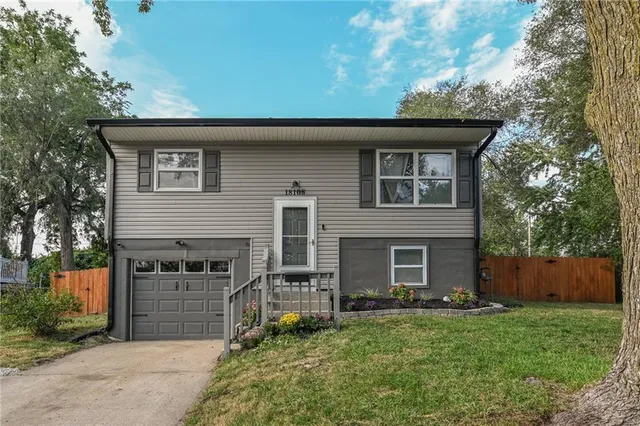 $214,000 | 18108 Shoshone Drive, Independence, MO 64058