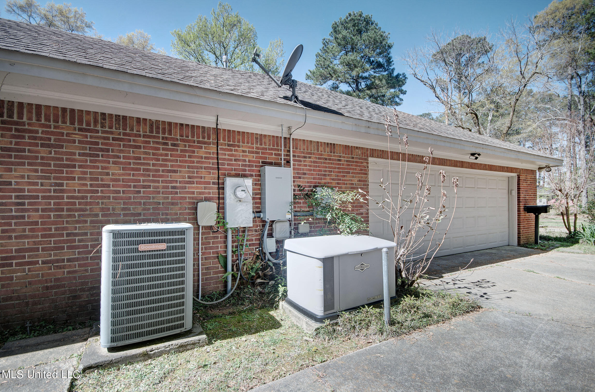 1609 Pine Ridge Place Jackson, MS 39211 - Photo 5 of 42 IMGP8387_8_9