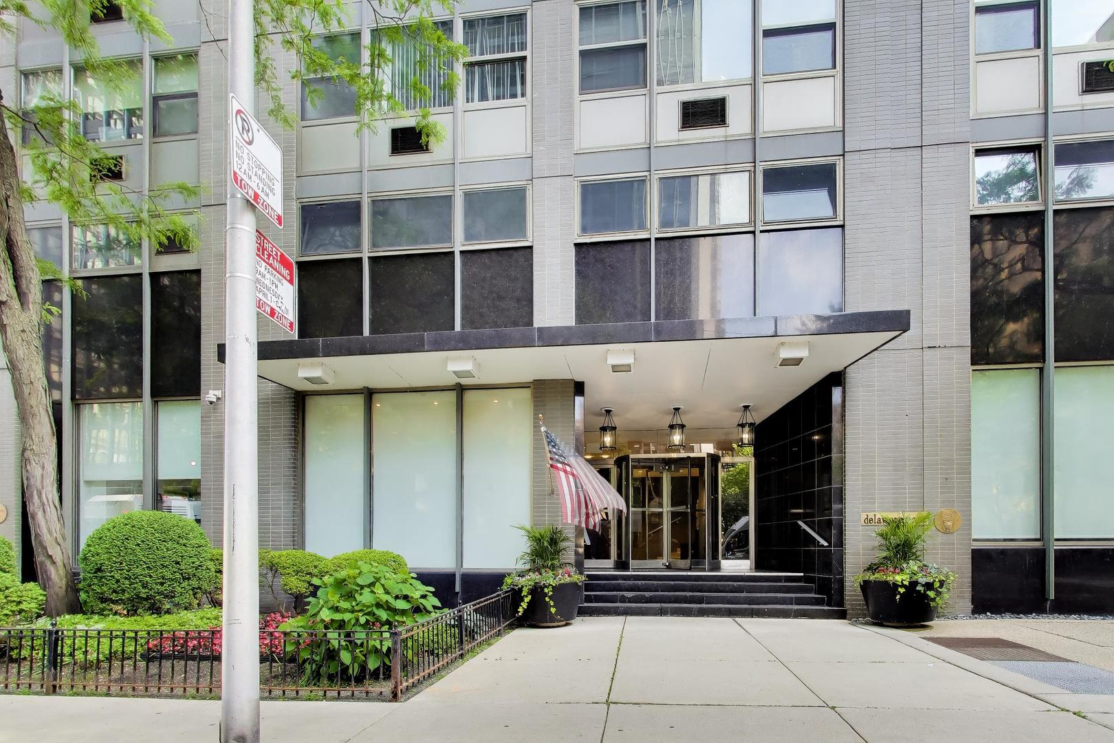 253 East Delaware Place, Unit 12E Chicago, IL 60611 - Photo 3 of 41