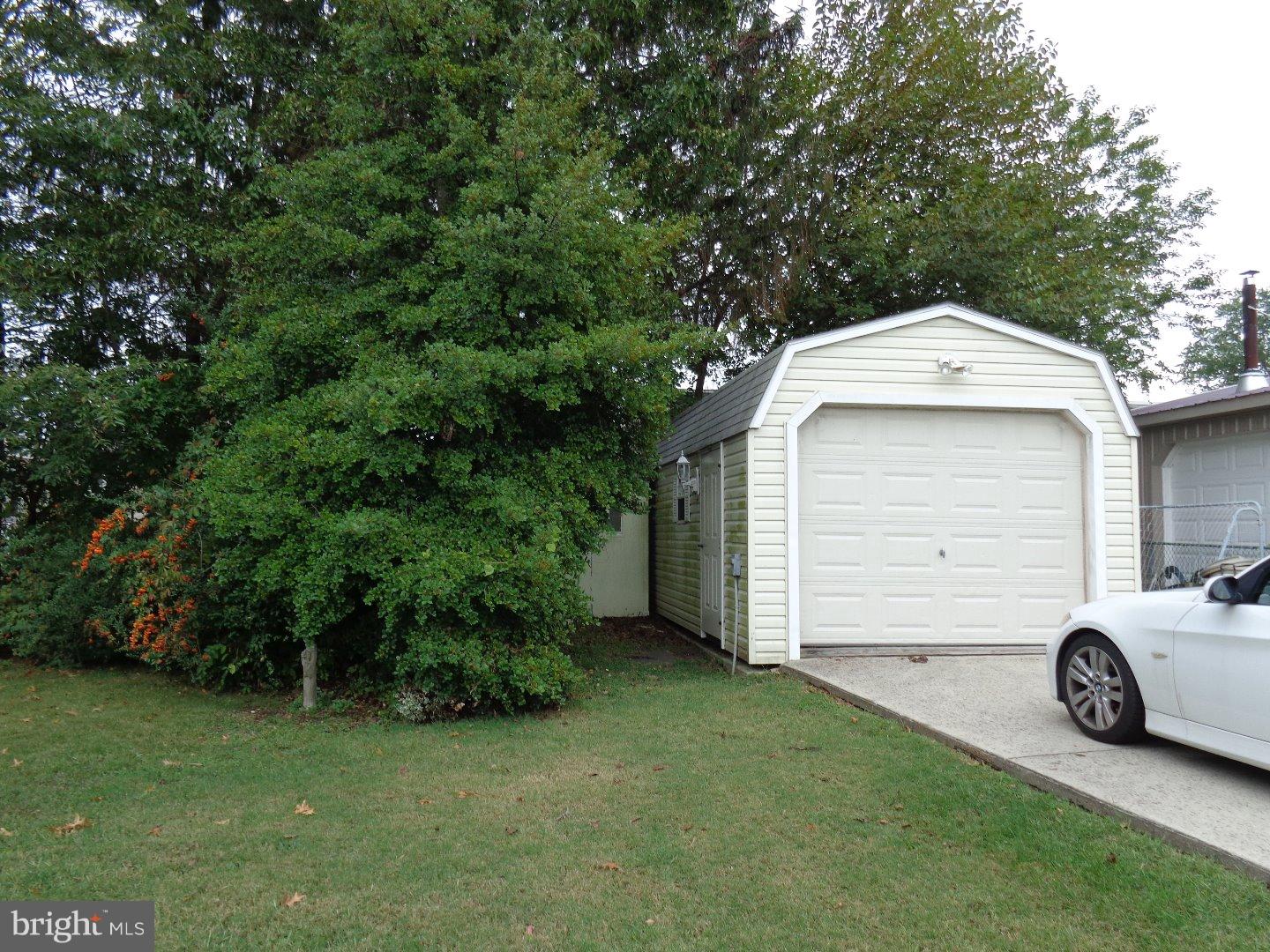 808 Rambler Avenue Runnemede, NJ 08078 - Photo 4 of 22 Garage
