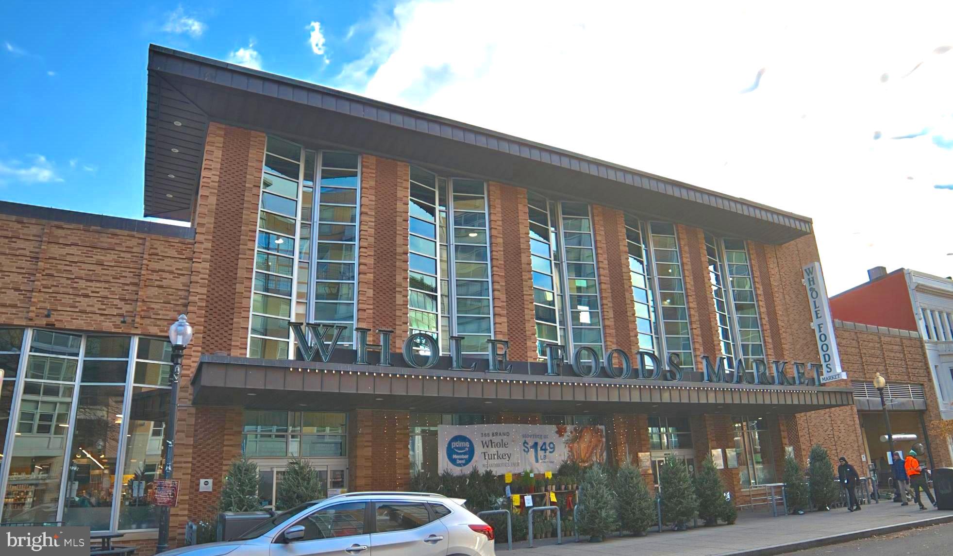 1208 M Street Northwest, Unit 2 Washington, DC 20005 - Photo 18 of 25 a front view of building