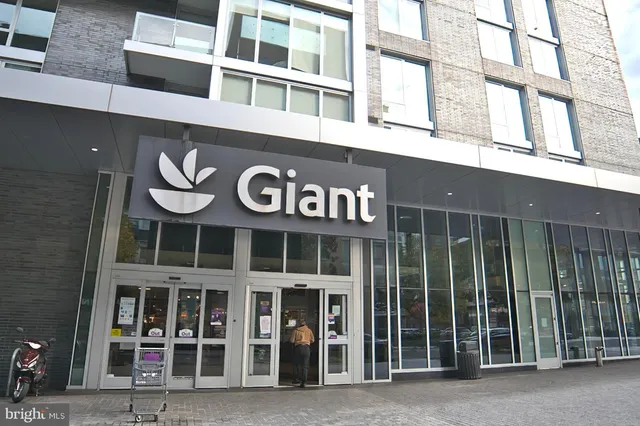 $2,195 | 1208 M Street Northwest, Unit 2, Washington, DC 20005