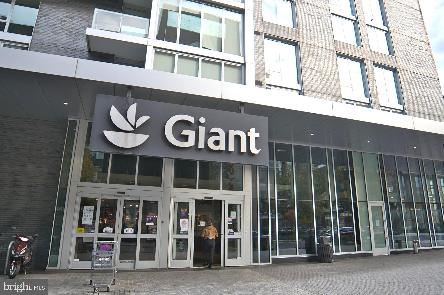 1208 M Street Northwest, Unit 2 Washington, DC 20005 - Photo 24 of 25 a front view of a building