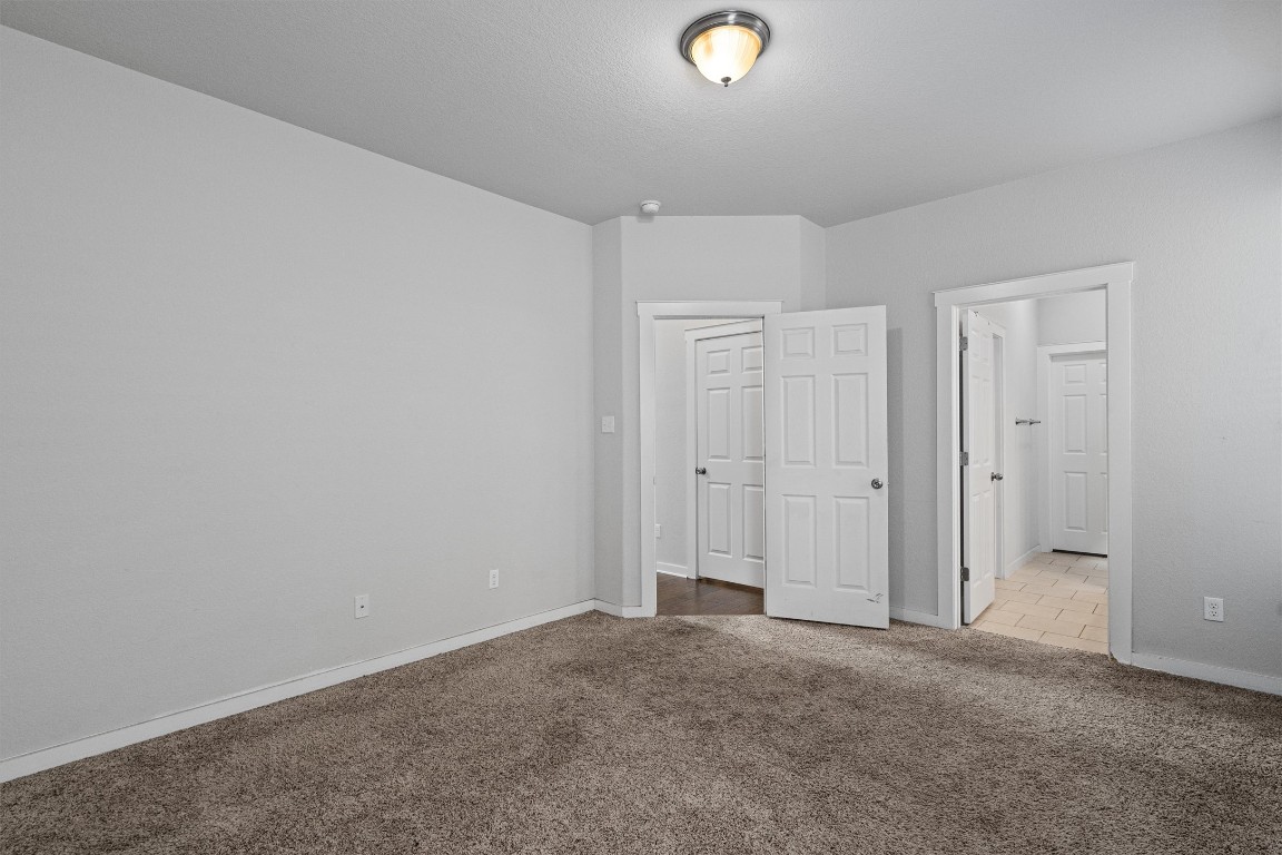 16304 Travesia Way Austin, TX 78728 - Photo 17 of 33 a view of a livingroom and a space