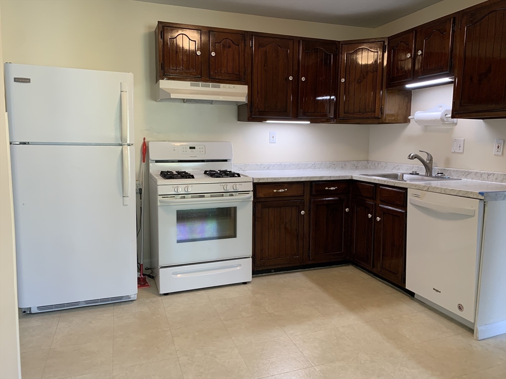 39 Mishawum Road, Unit 39 Woburn, MA 01801 - Photo 3 of 13