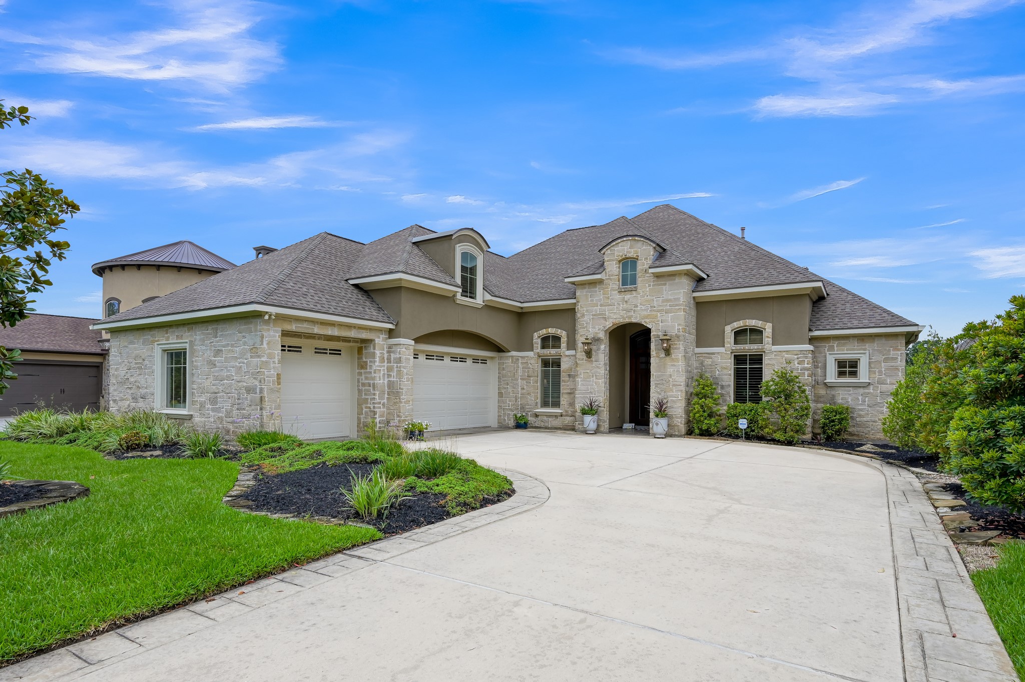 12324 White Oak Point Conroe, TX 77304 - Photo 3 of 46