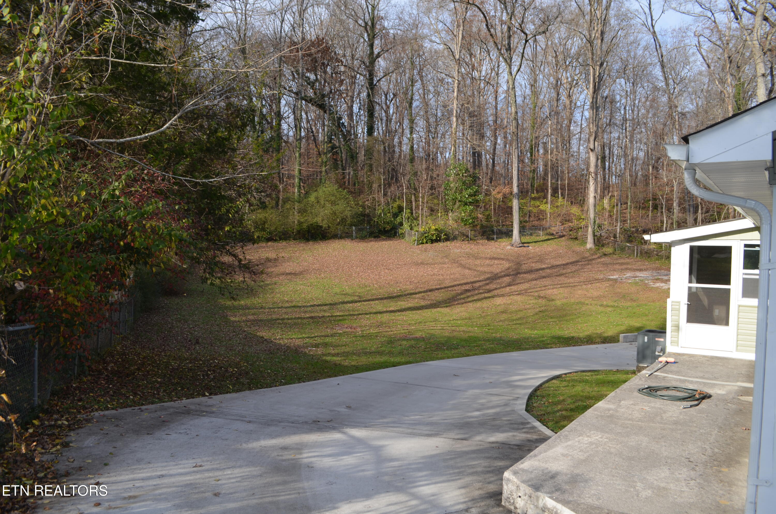 106 Cedar Lane Oak Ridge, TN 37830 - Photo 15 of 31 Huge back yard, new driveway