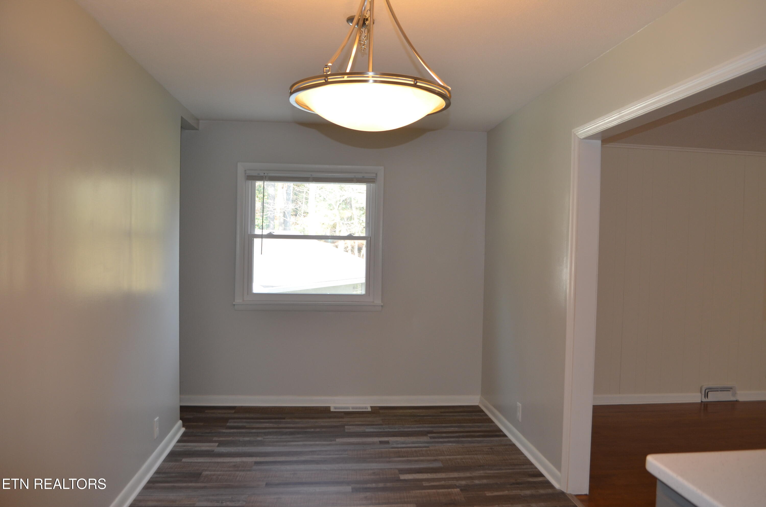 106 Cedar Lane Oak Ridge, TN 37830 - Photo 16 of 31 Breakfast area