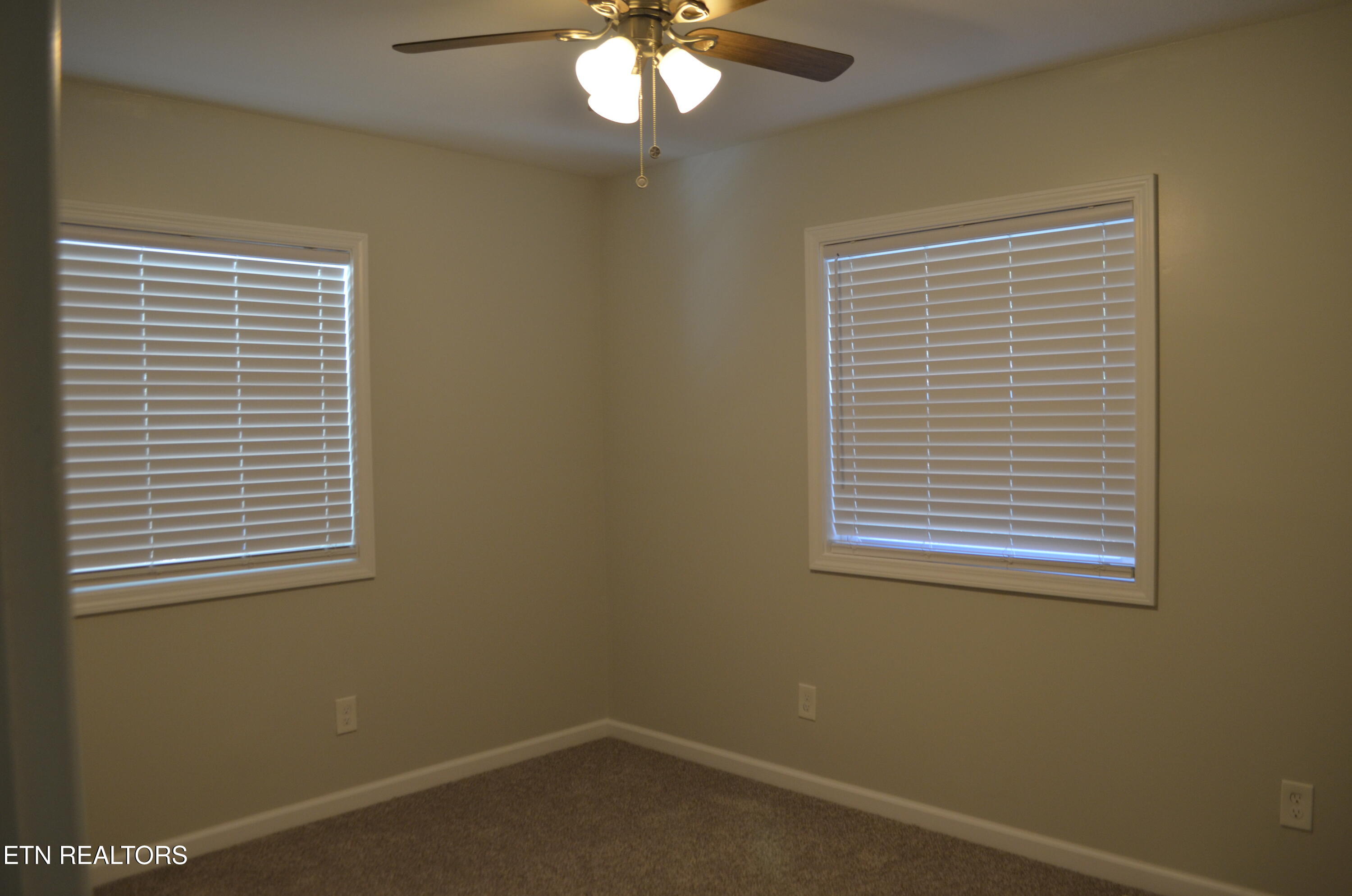 106 Cedar Lane Oak Ridge, TN 37830 - Photo 19 of 31 Bedroom 3