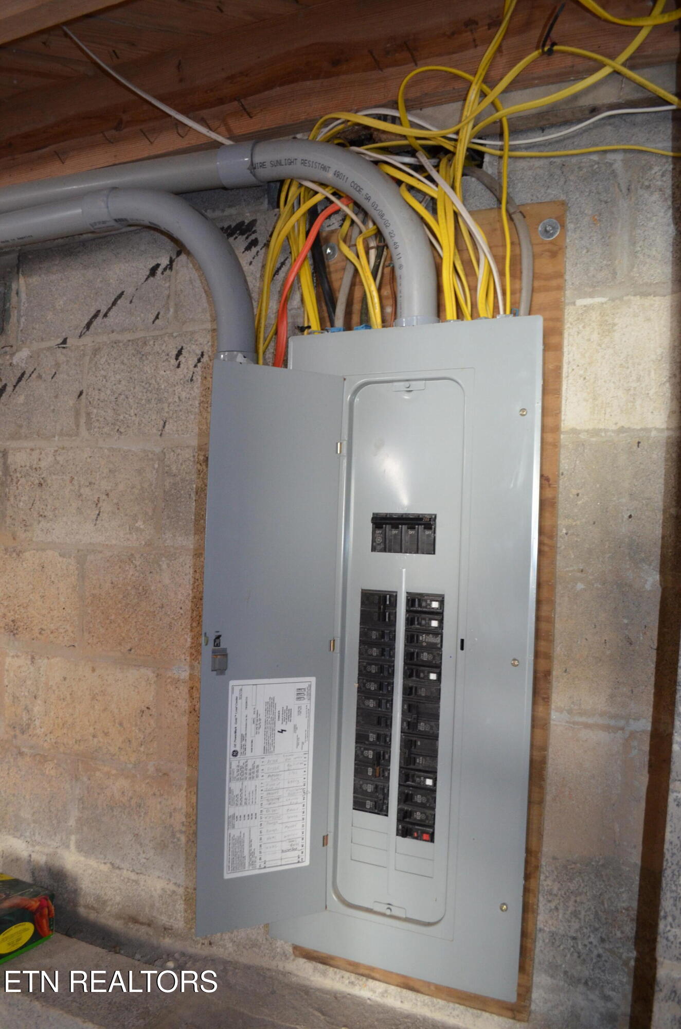 106 Cedar Lane Oak Ridge, TN 37830 - Photo 23 of 31 Updated panel