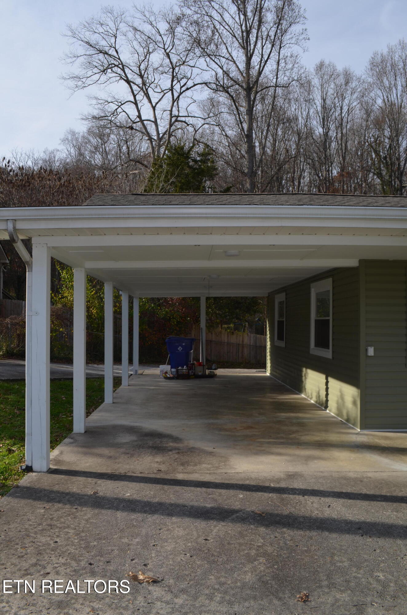 106 Cedar Lane Oak Ridge, TN 37830 - Photo 30 of 31 Covered carport