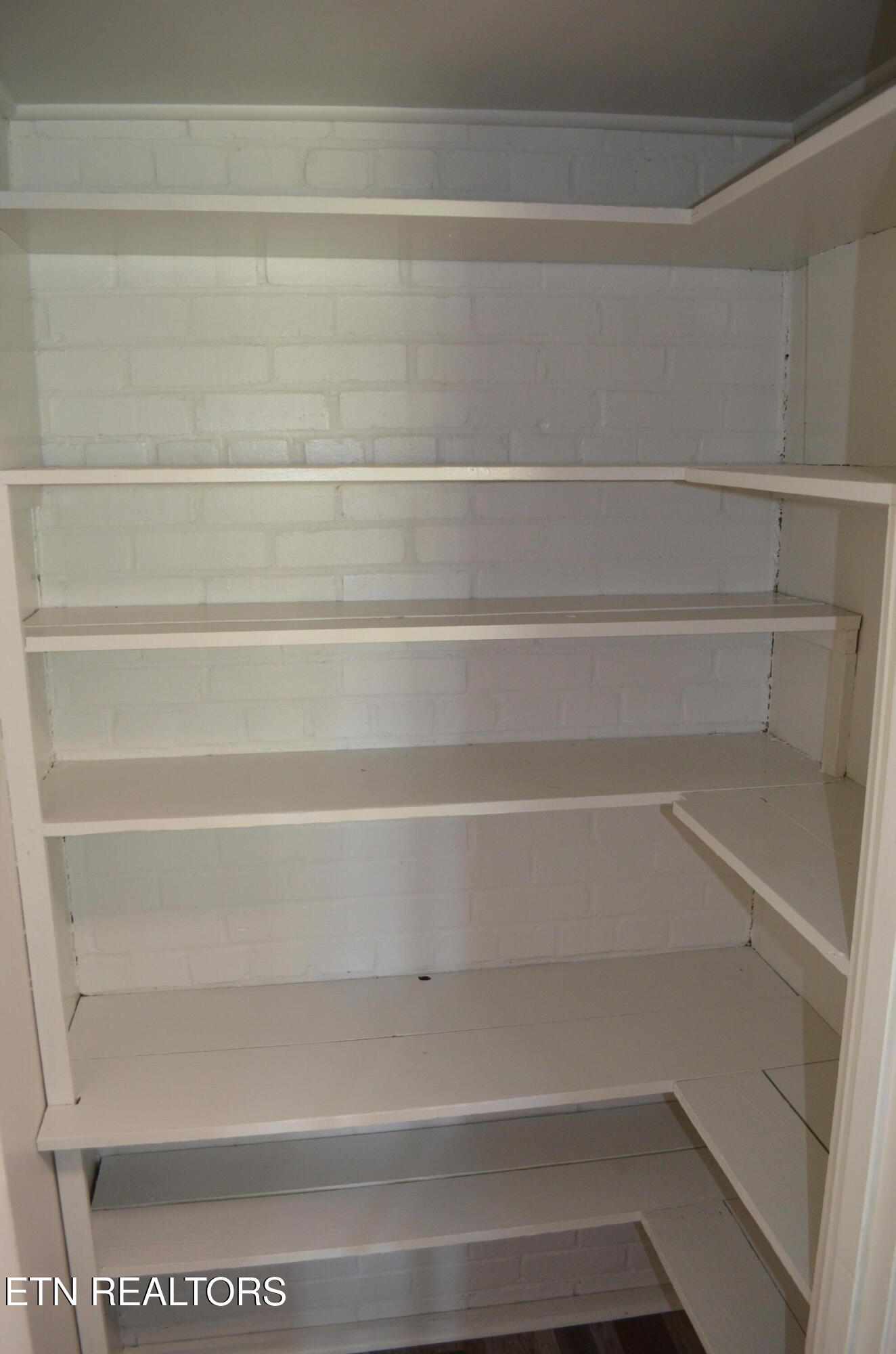 106 Cedar Lane Oak Ridge, TN 37830 - Photo 7 of 31 Large pantry