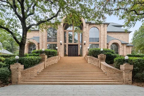 $949,500 | 217 Williams Road, Fort Worth, TX 76120