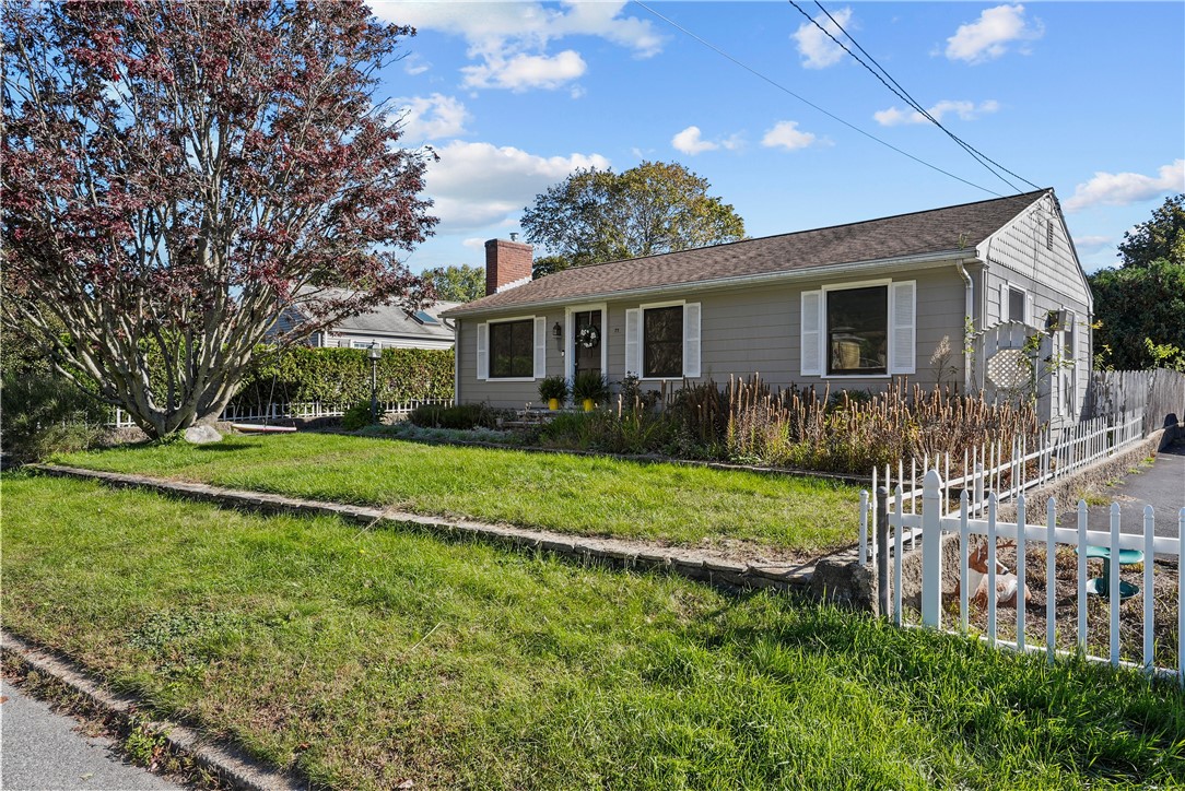 73 Macarthur Road Woonsocket, RI 02895 - Photo 3 of 32