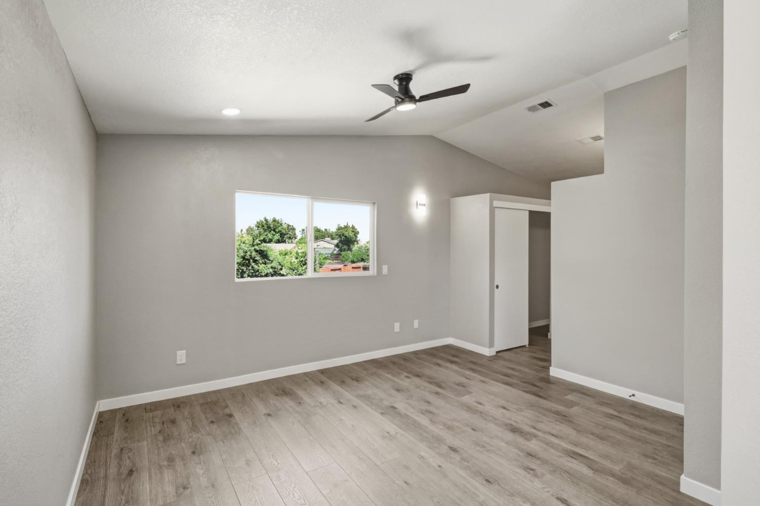 7521 Delta Pointe Way Sacramento, CA 95823 - Photo 31 of 48