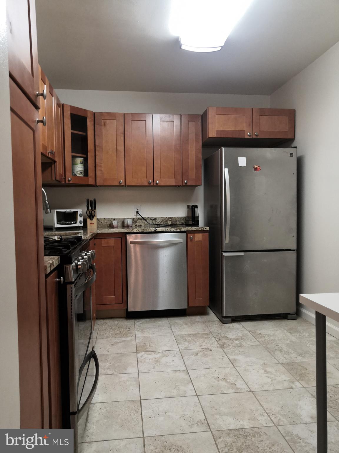 5101 River Road, Unit 904 Bethesda, MD 20816 - Photo 10 of 38 Kitchen