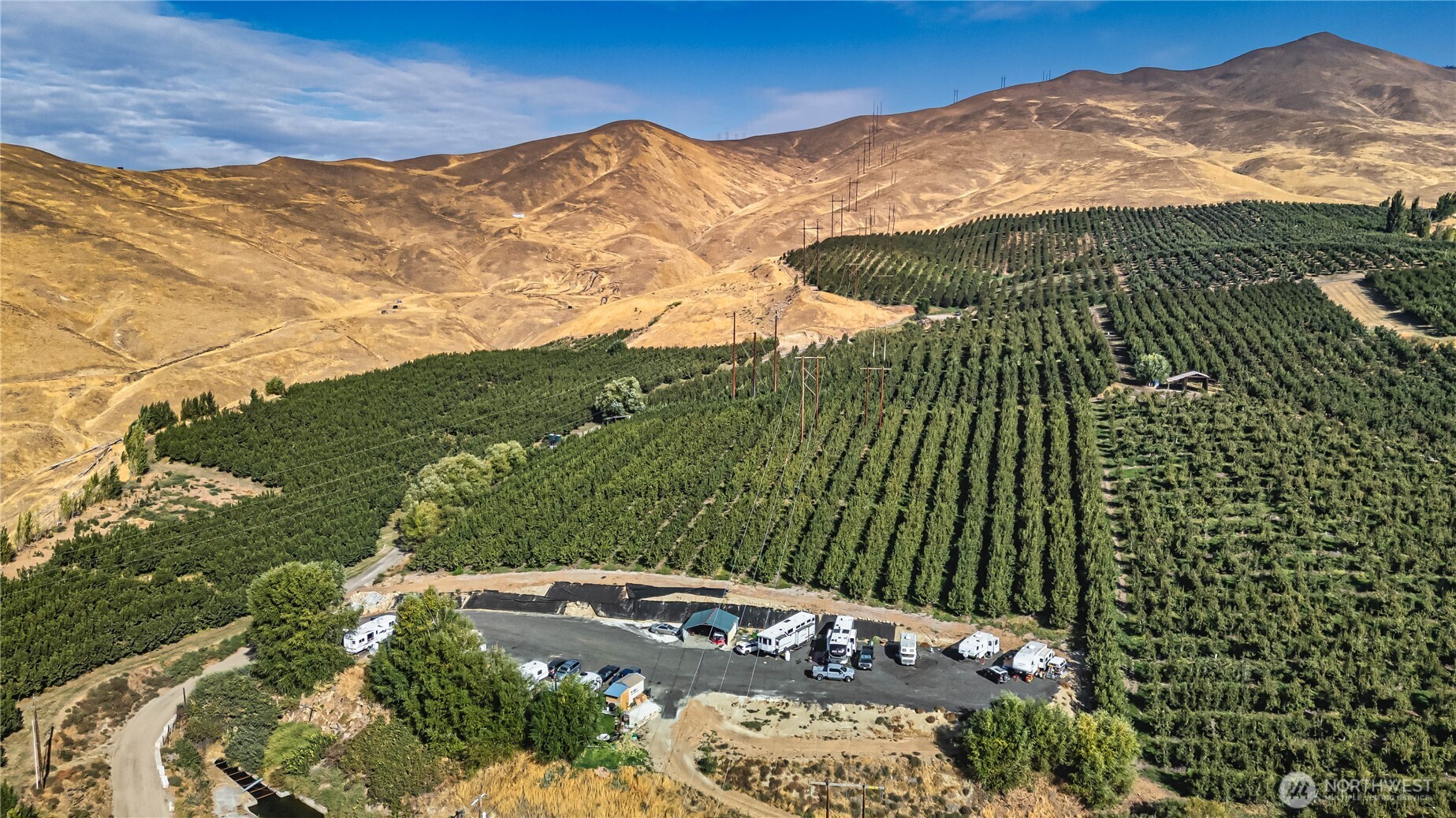 394 Lure Lane Wenatchee, WA 98801 - Photo 11 of 27 a view of a sky from a yard