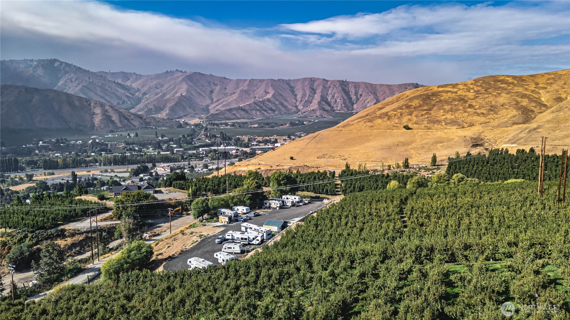 394 Lure Lane Wenatchee, WA 98801 - Photo 18 of 27 a view of a building