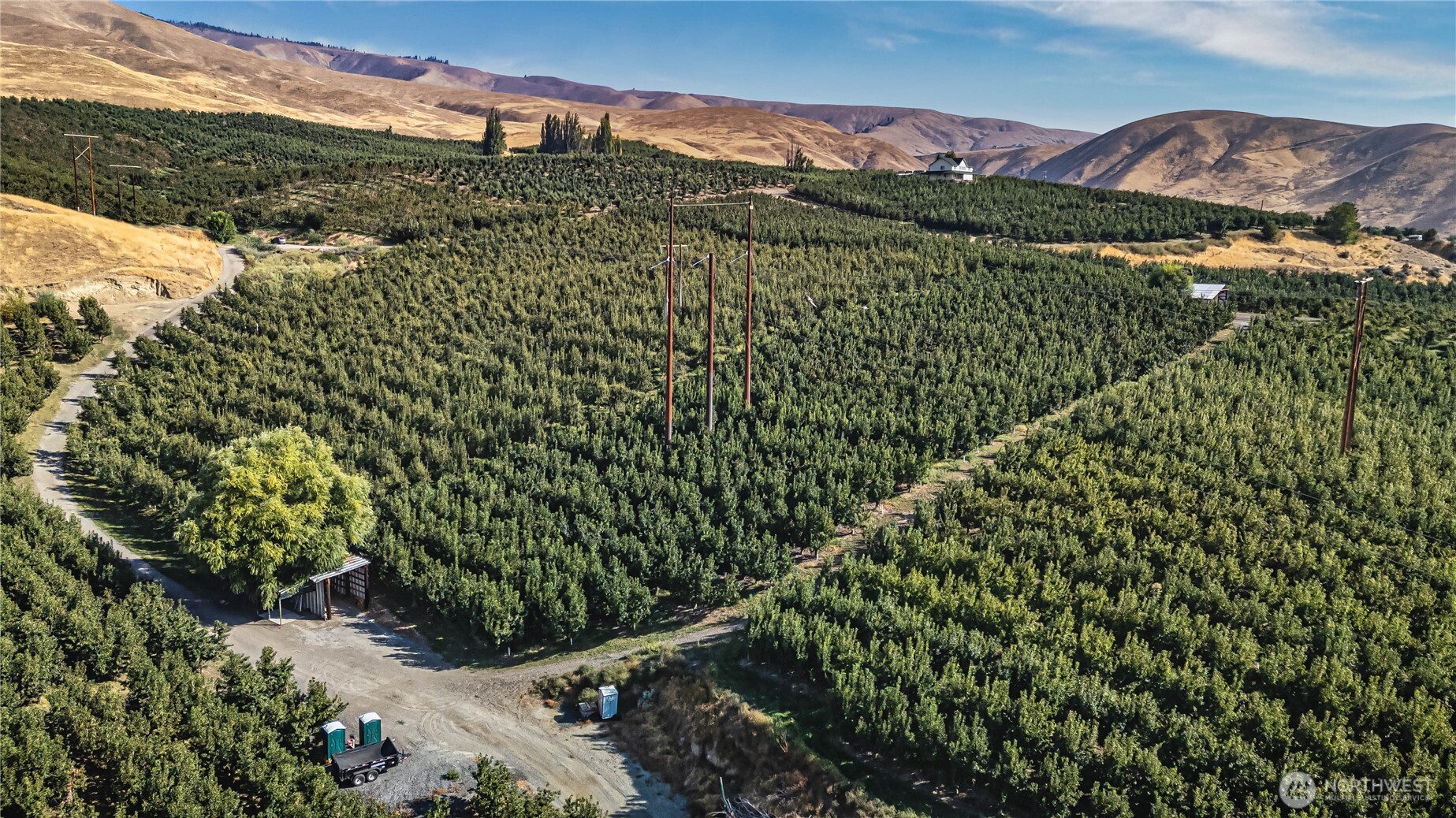 394 Lure Lane Wenatchee, WA 98801 - Photo 26 of 27 a view of a houses with a yard