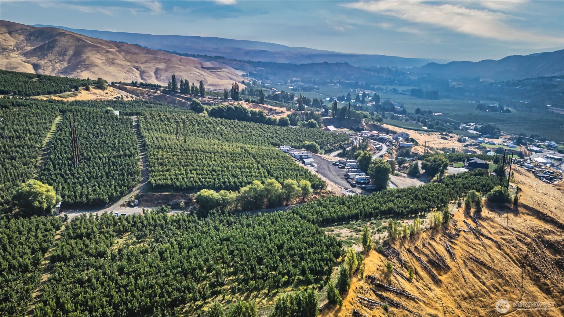 394 Lure Lane Wenatchee, WA 98801 - Photo 5 of 27 a view of a city