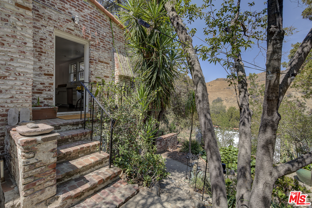 8420 La Tuna Canyon Road Sun Valley, CA 91352 - Photo 35 of 50 a view of a house with a tree