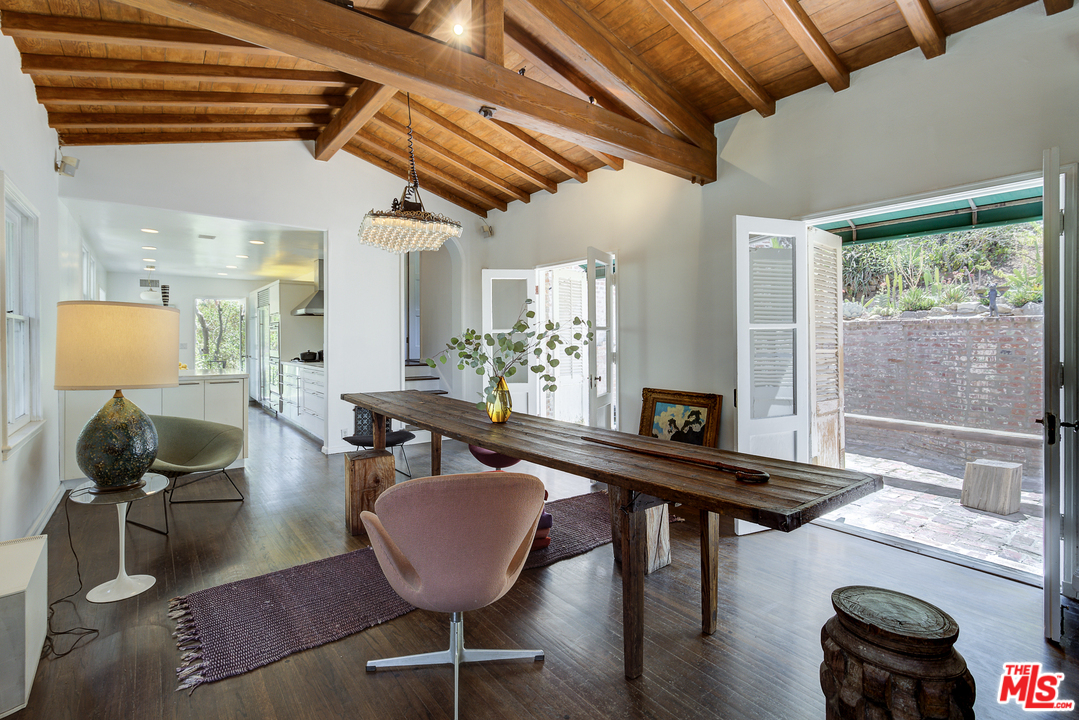 8420 La Tuna Canyon Road Sun Valley, CA 91352 - Photo 6 of 50 a room with furniture and a window