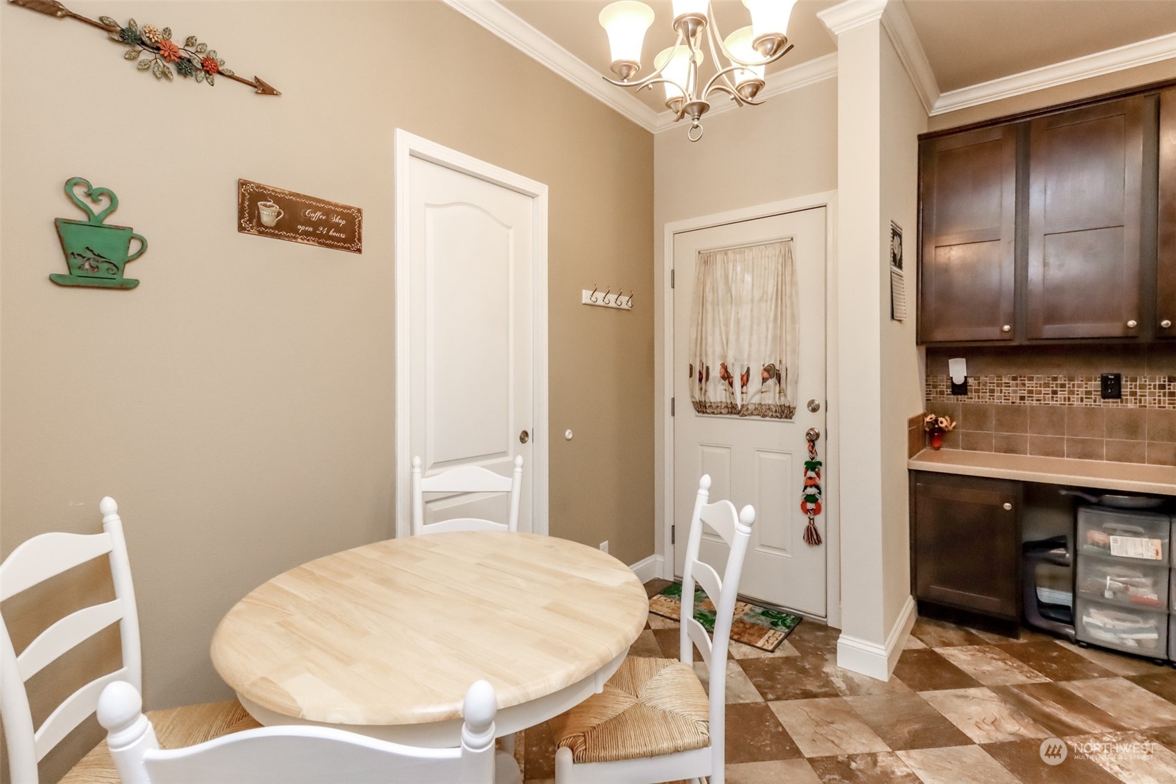 828 Mountain Villa Drive Enumclaw, WA 98022 - Photo 16 of 34 a bathroom with a sink toilet and shower
