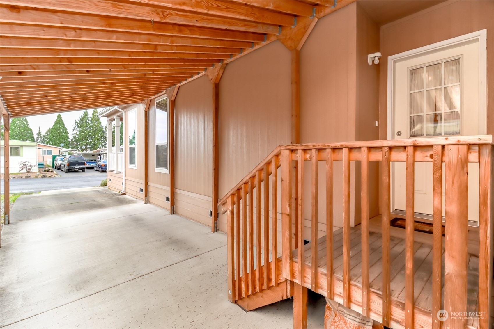828 Mountain Villa Drive Enumclaw, WA 98022 - Photo 29 of 34 a view of a patio with wooden fence
