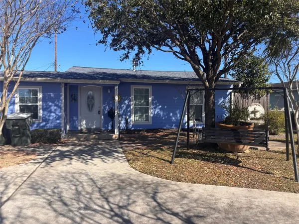 $1,695 | 1310 Harris Way, Galveston, TX 77551