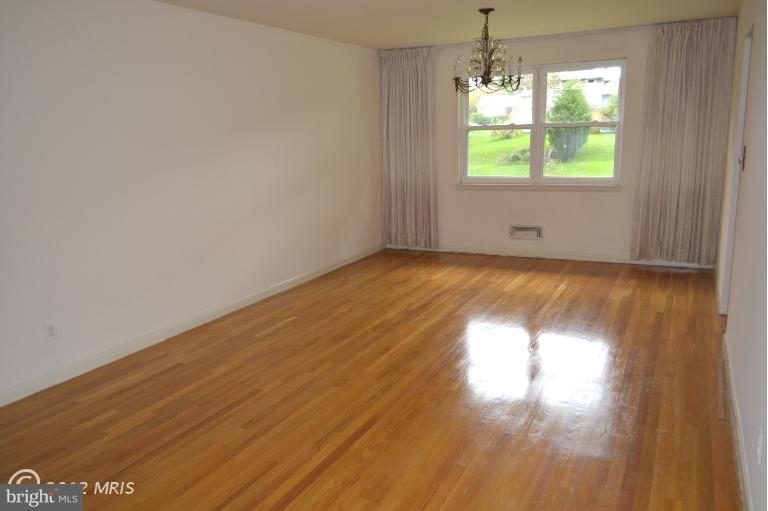 4521 Maryknoll Road Baltimore, MD 21208 - Photo 17 of 27 Dining Room