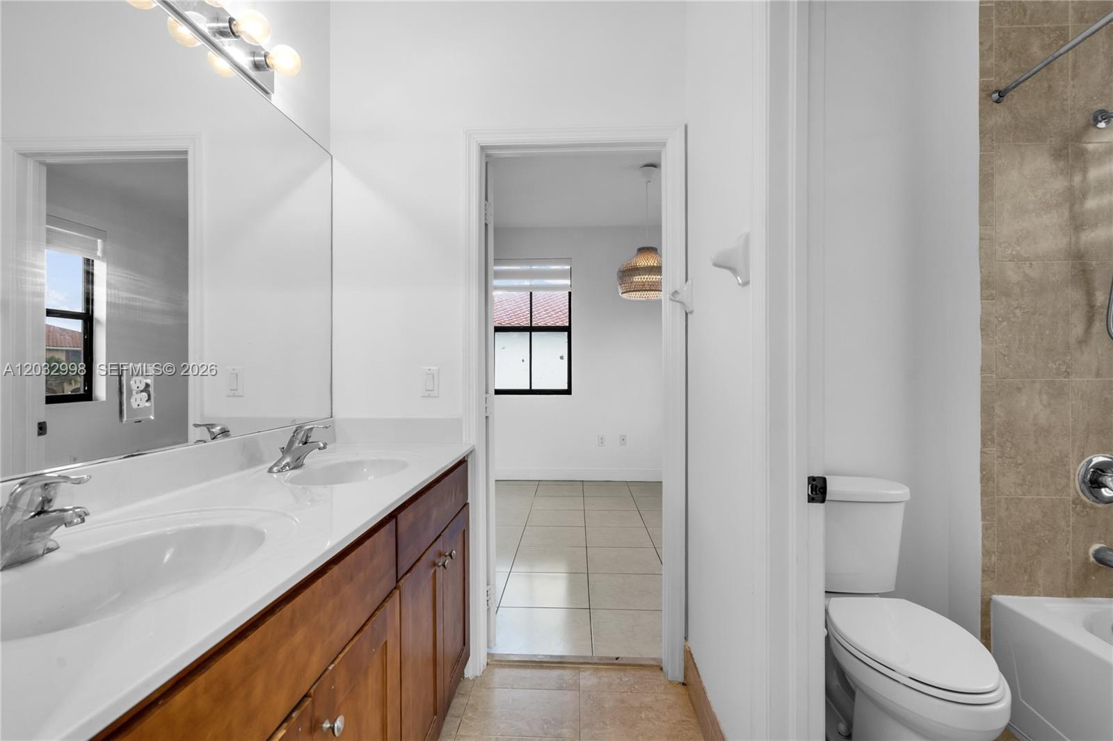 9925 Northwest 10th Street Miami, FL 33172 - Photo 30 of 51