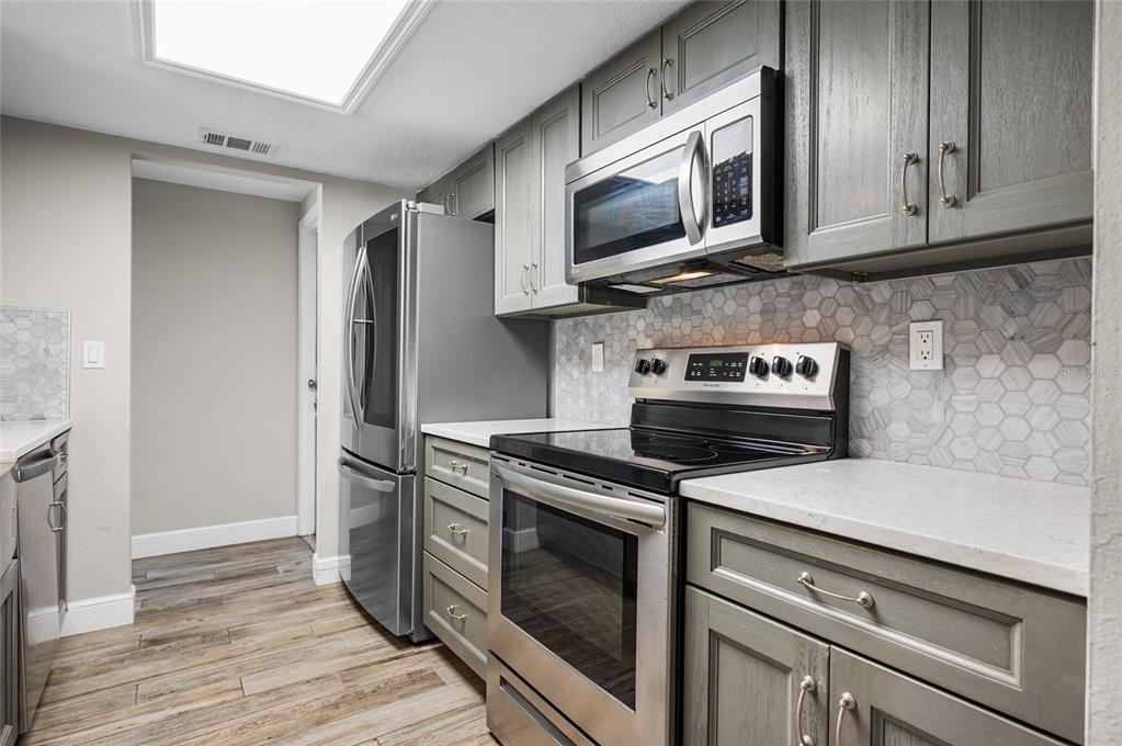 1132 Piedmont Road Venice, FL 34293 - Photo 11 of 52
