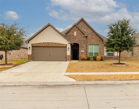 $359,990 | 161 Windy Glen Drive, Decatur, TX 76234