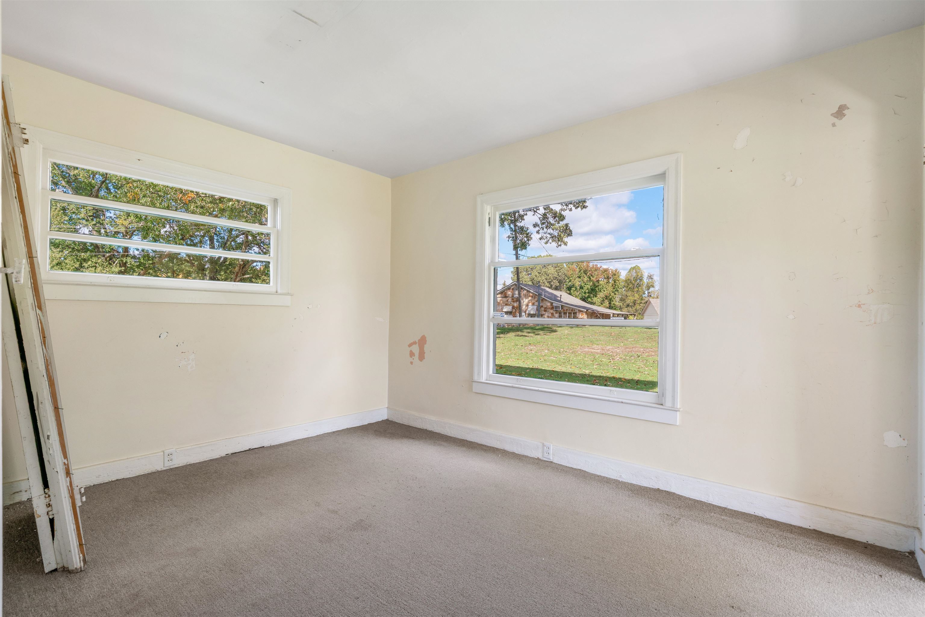3590 Thomas Street Memphis, TN 38127 - Photo 30 of 39 an empty room with windows