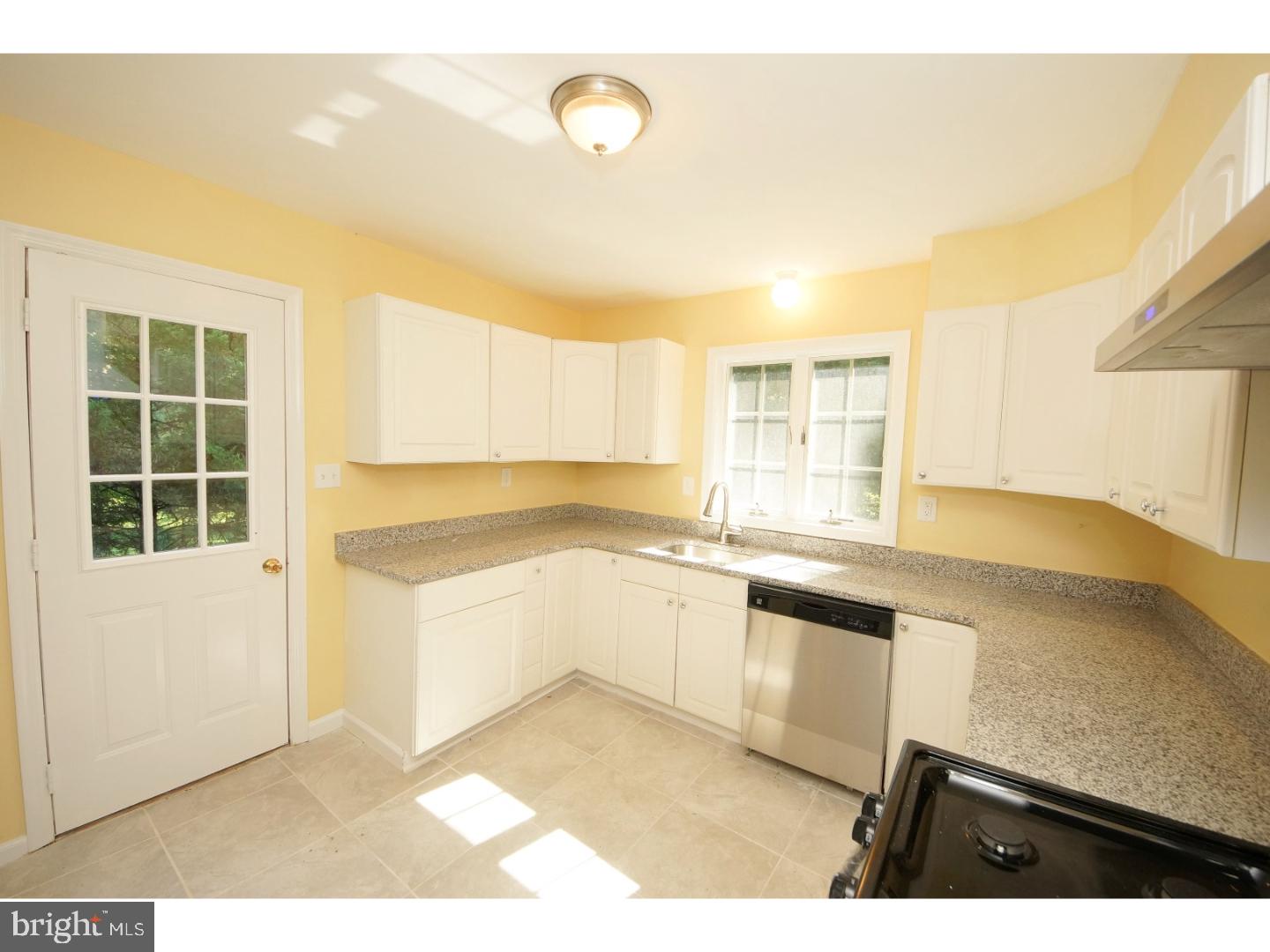 349 West Upper Ferry Road Ewing, NJ 08628 - Photo 8 of 23