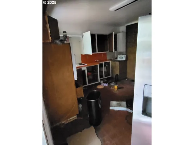 a view of a storage & utility room