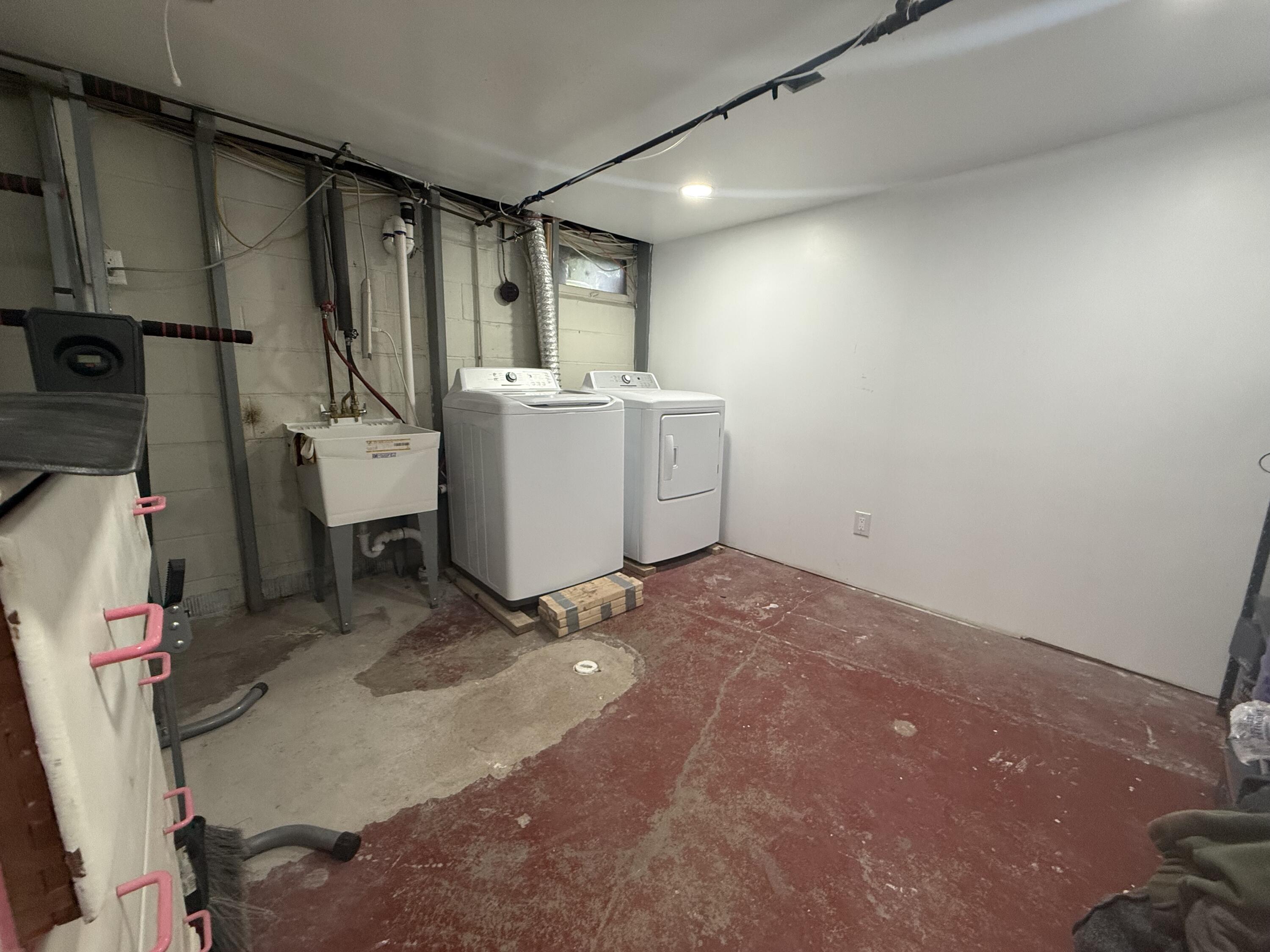 1125 East Wisconsin Street Delavan, WI 53115 - Photo 11 of 20 Laundry