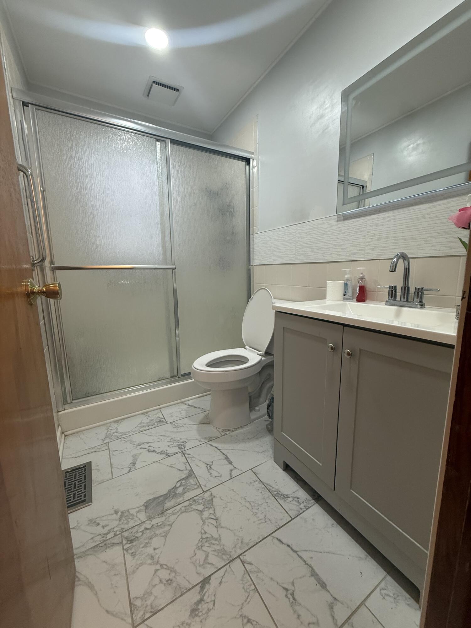1125 East Wisconsin Street Delavan, WI 53115 - Photo 7 of 20 Bathroom M