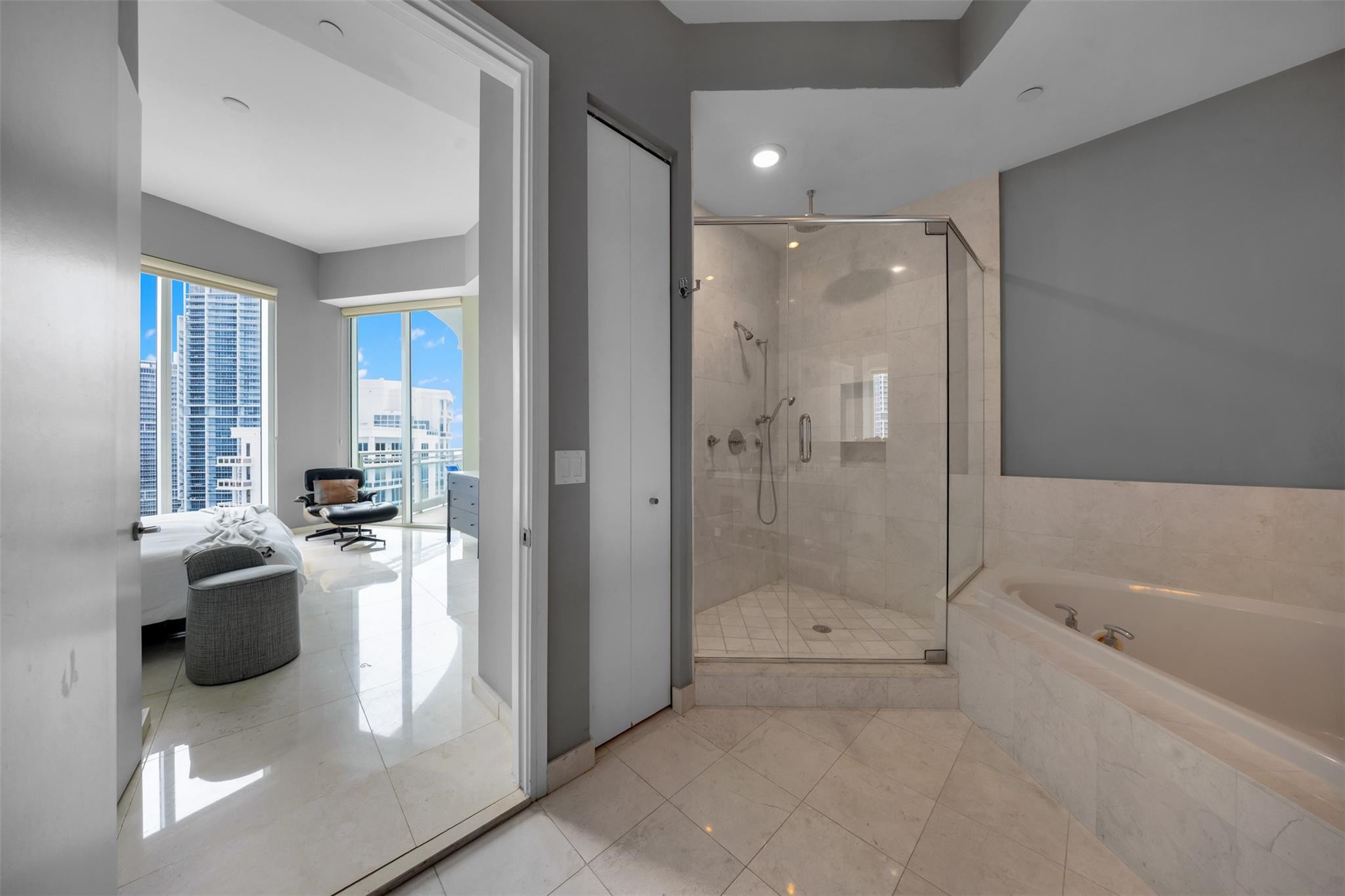 900 Brickell Key Boulevard, Unit 3105 Miami, FL 33131 - Photo 18 of 42 Photo 18