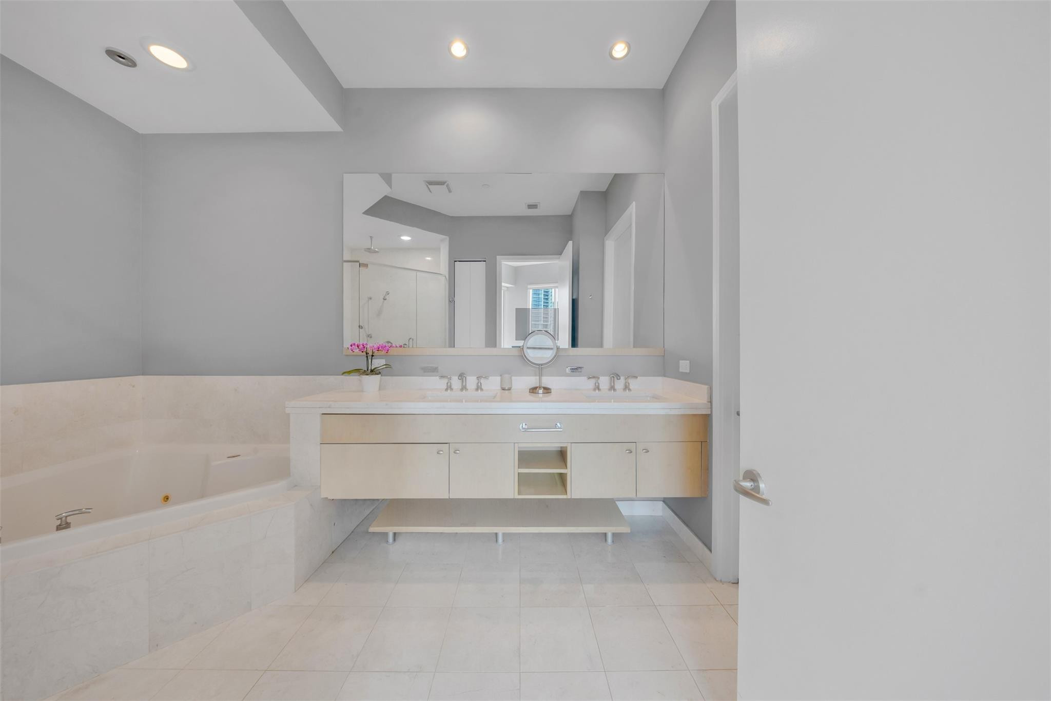 900 Brickell Key Boulevard, Unit 3105 Miami, FL 33131 - Photo 19 of 42 Photo 19