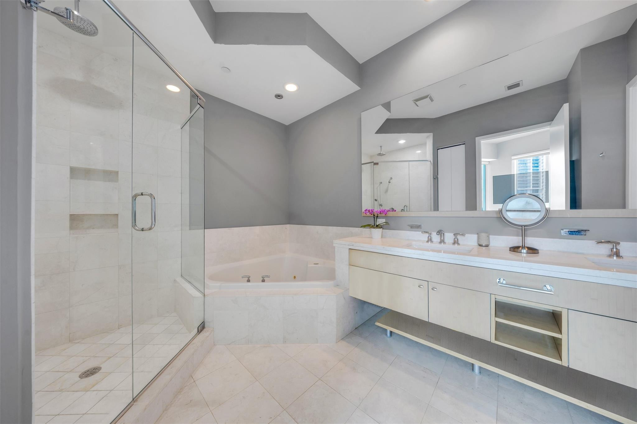 900 Brickell Key Boulevard, Unit 3105 Miami, FL 33131 - Photo 20 of 42 Photo 20