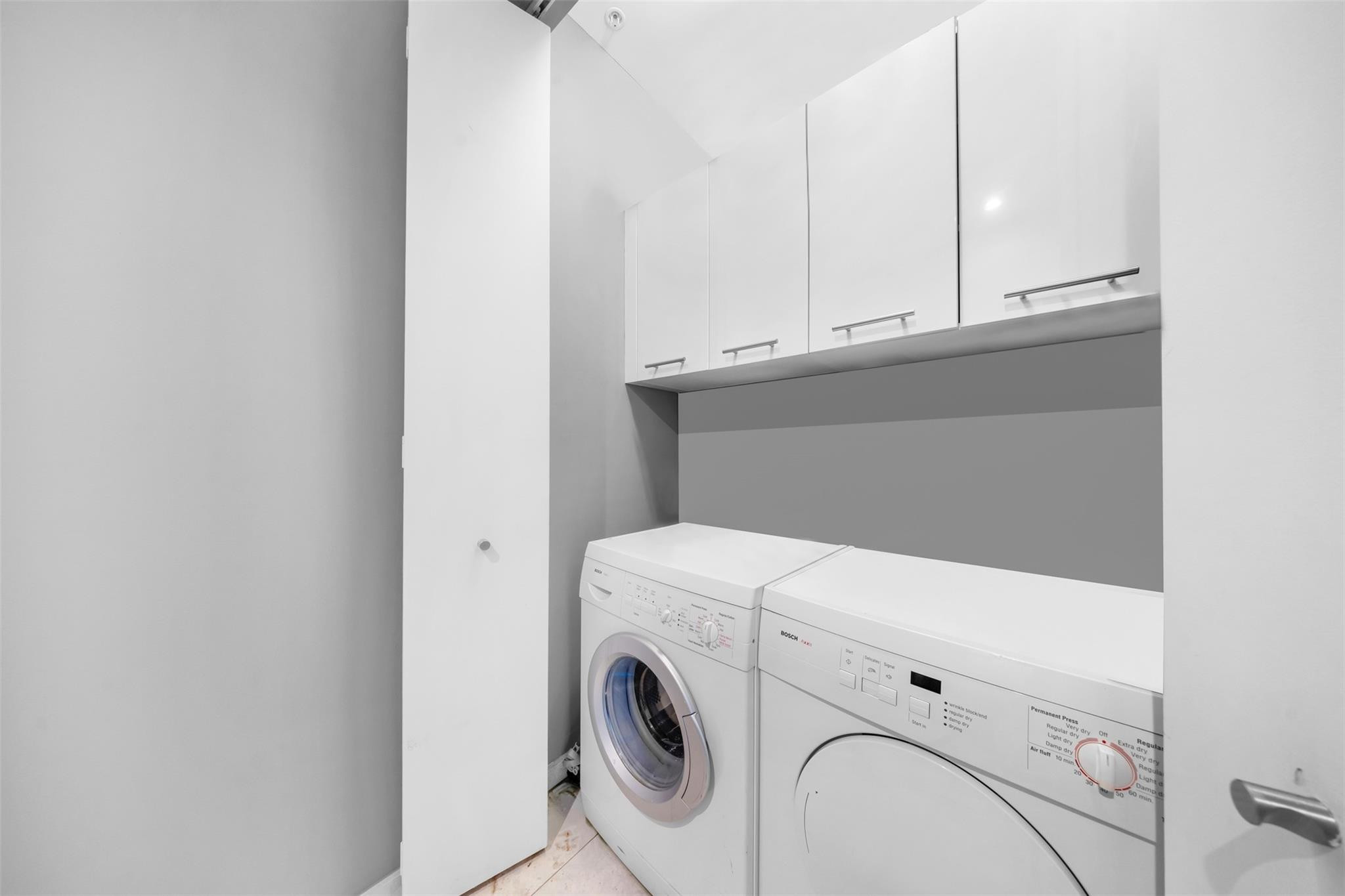900 Brickell Key Boulevard, Unit 3105 Miami, FL 33131 - Photo 26 of 42 Photo 26
