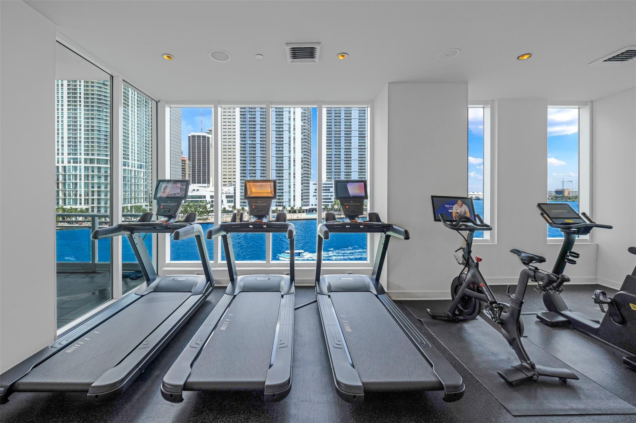 900 Brickell Key Boulevard, Unit 3105 Miami, FL 33131 - Photo 40 of 42 Photo 40