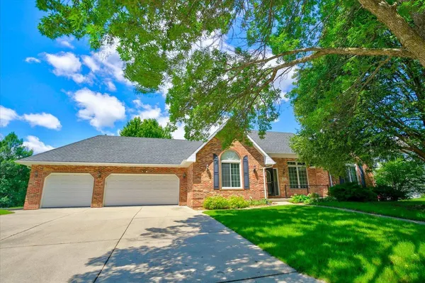 $549,900 | 888 Chalfont Drive, Sun Prairie, WI 53590