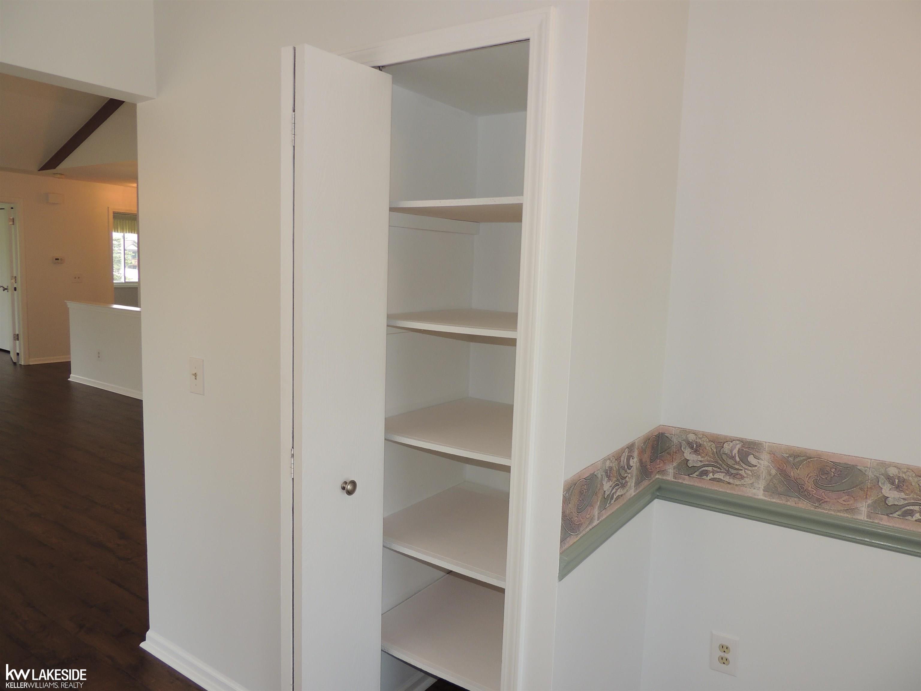 1600 Stonecrest Drive Rochester, MI 48307 - Photo 11 of 36