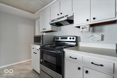 $112,000 | 5022 Allisonville Road, Unit E, Indianapolis, IN 46205