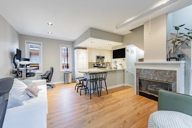 $374,900 | 1200 South Federal Street, Unit C, Chicago, IL 60605