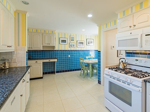 201 Russett Road Brookline, MA 02467 - Photo 8 of 26 Gallery Image 8