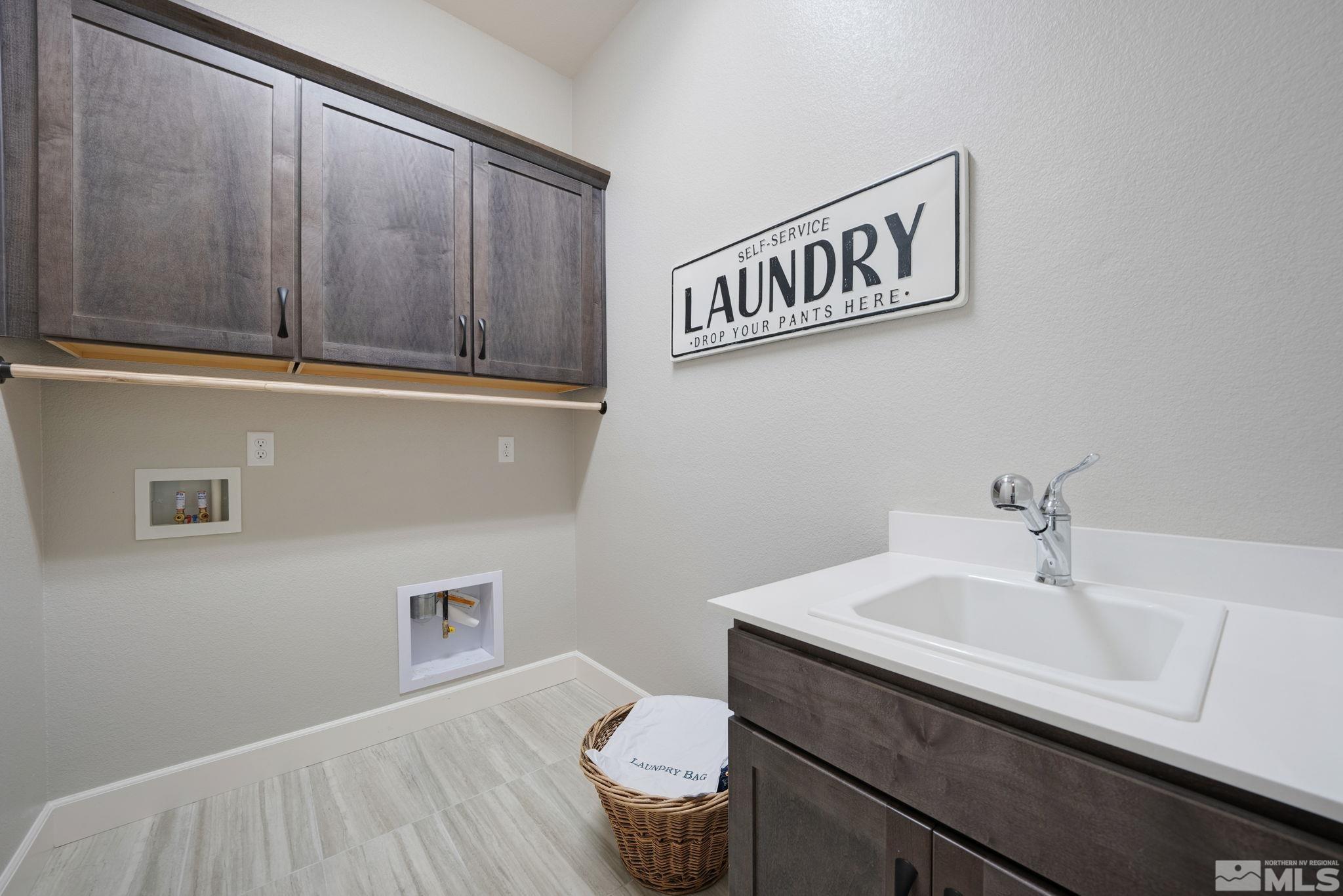 2450 Buttermere Court Reno, NV 89521 - Photo 23 of 39 a bathroom with a sink and a toilet