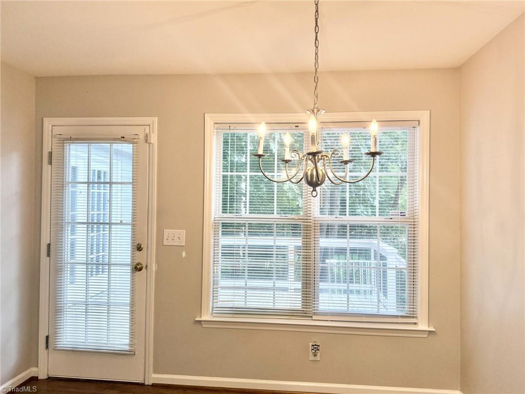 7500 Bartonshire Court Oak Ridge, NC 27310 - Photo 8 of 20 Kichen dining area